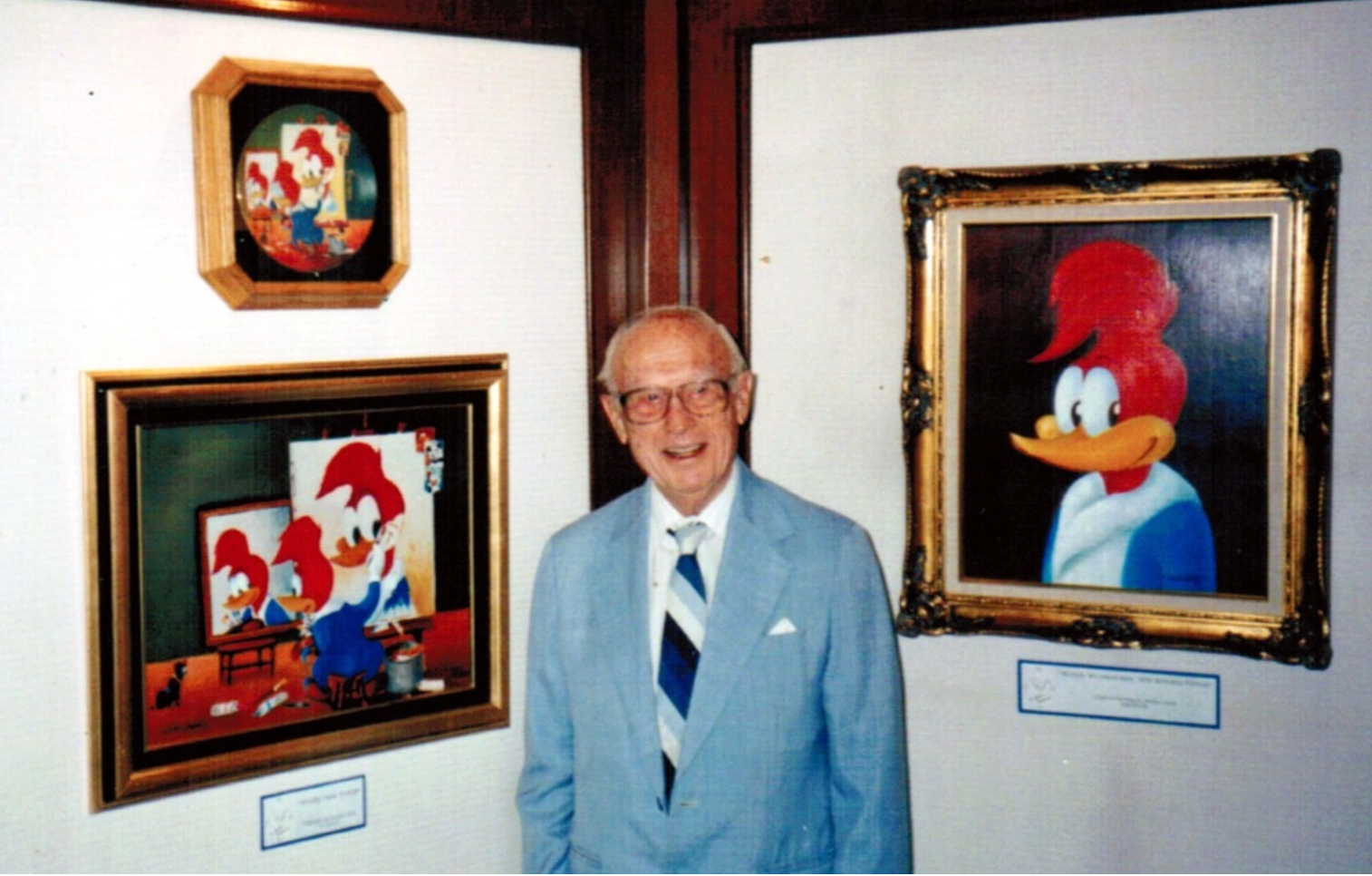 Lantz, in 1990, gefotografeerd met schilderijen van Woody Woodpecker. (D Ramey/CC BY-SA 4.0